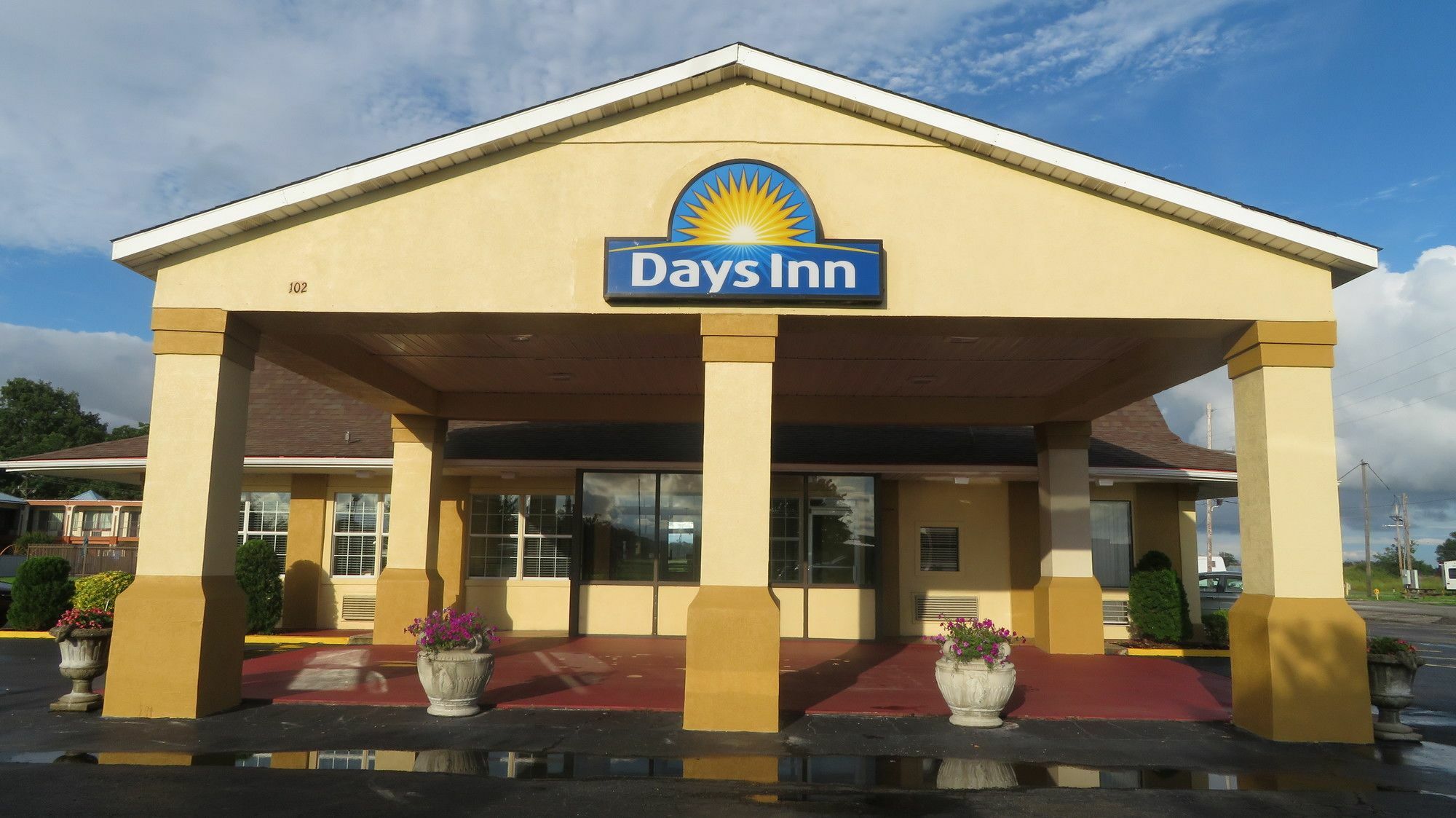 Days Inn By Wyndham Блайтвил Екстериор снимка